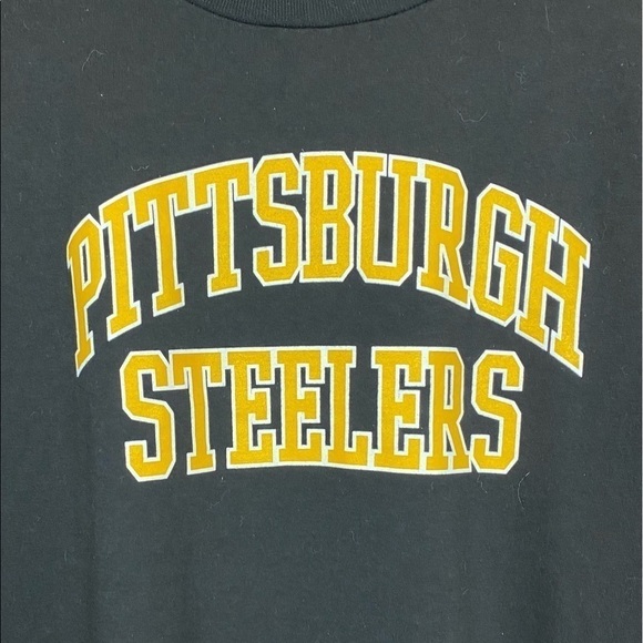 NFL Team Apparel Pittsburg Steelers Short Sleeve Shirt Size Large - Picture 2 of 6